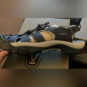 Women’s Keen Newport H2 Water Shoe/Sandal - Size 10 - Navy/Blue Smoke